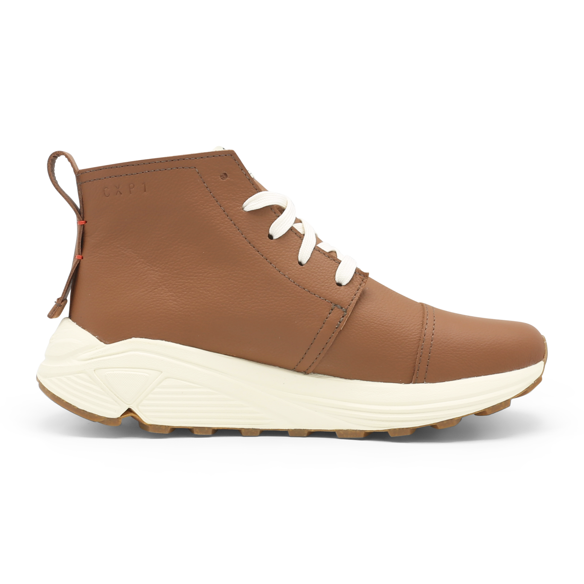 The Chukka boot pictured here facing to the right in oak tree brown is Designed and handmade collaboratively in the USA alongside @comunitymade with upcycled leather and our new Vibram ecostep sole made from recycled materials. This boot’s got the perfect mix of style, comfort, durability, and a lighter footprint on the planet.