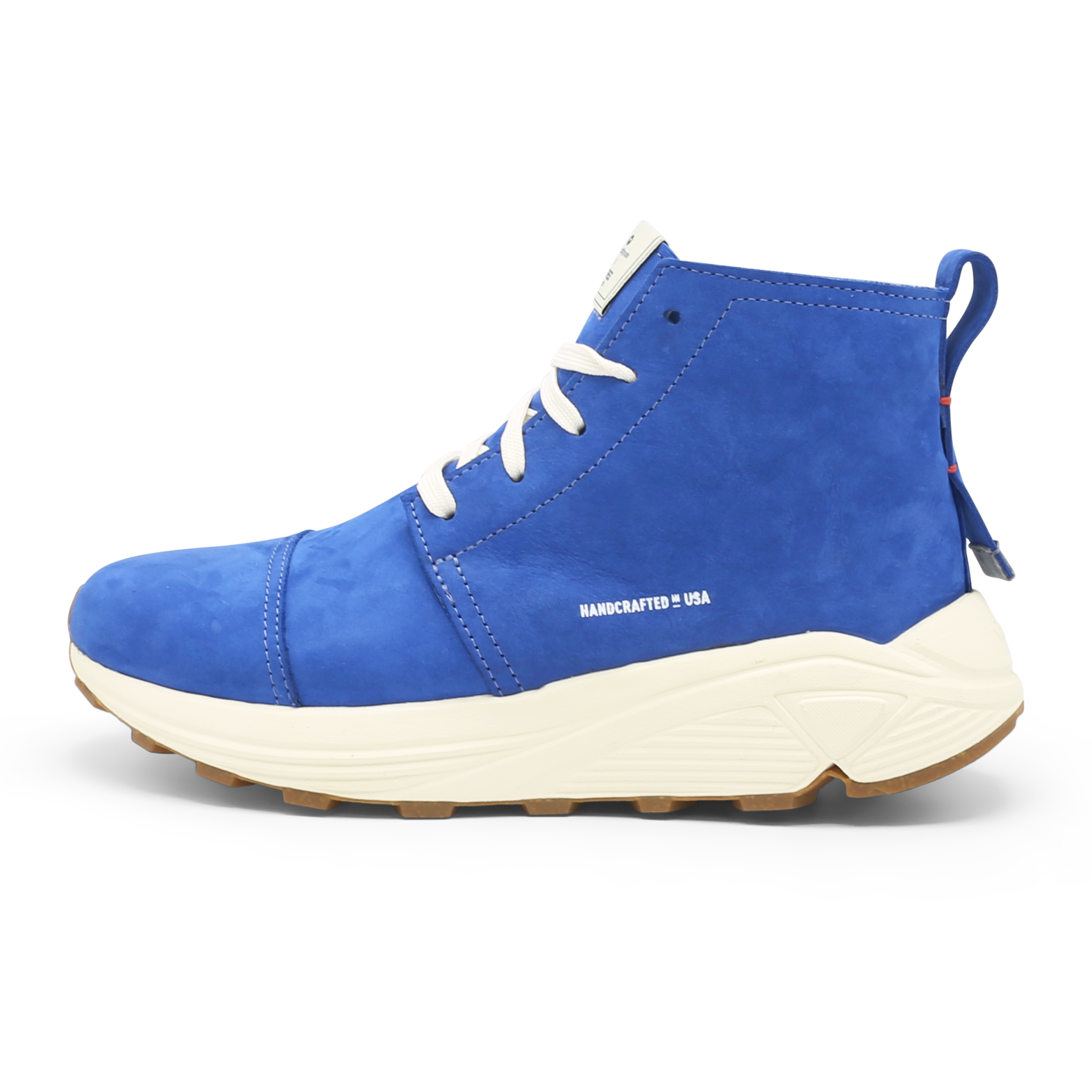 The Chukka boot pictured here inHittsville Blue - and pictured facing the left, is Designed and handmade collaboratively in the USA alongside @comunitymade with upcycled leather and our new Vibram ecostep sole made from recycled materials. This boot’s got the perfect mix of style, comfort, durability, and a lighter footprint on the planet.