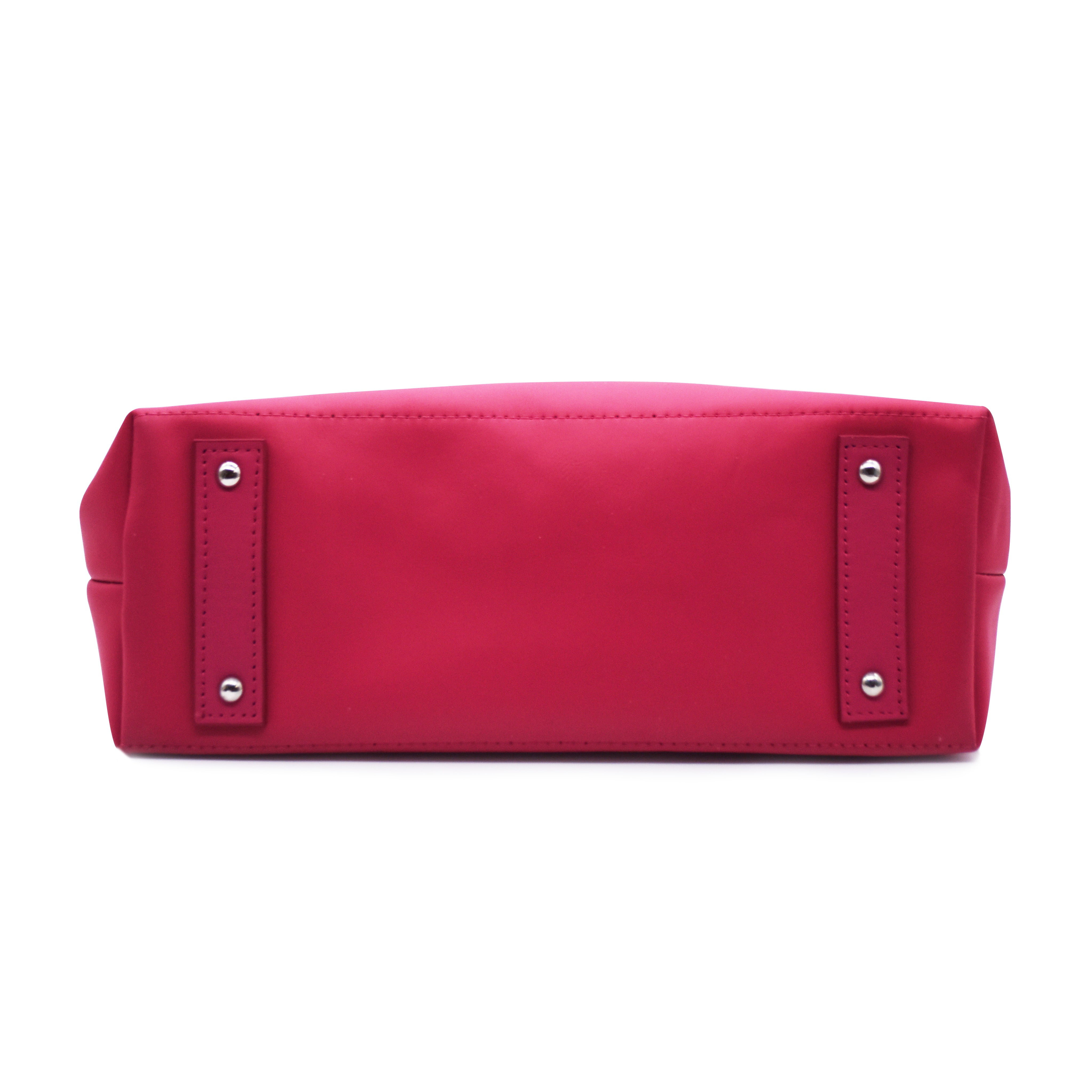 Purse bottom with protective feet